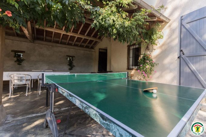 31G100135-bb03317168284382b7a2b9ec45ba0de9