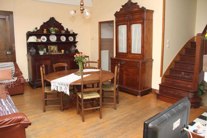 31G100242-7991f564356a4cf68f641cbfa9c8ffb2