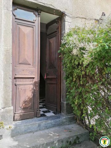 31G100242-af4987c29b9d4821aab446aa85d5ec59