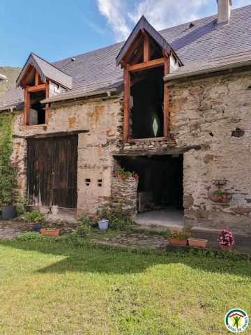 31G100242-e03dde65d35a48cca36c483395192f42