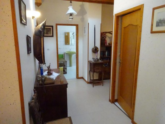 31G100253-1cde360d0e404a709e0d3b0b618143ba