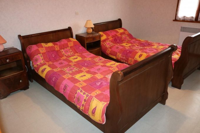 31G100253-236d5d8aa3044ca692eaa7b29acd427c