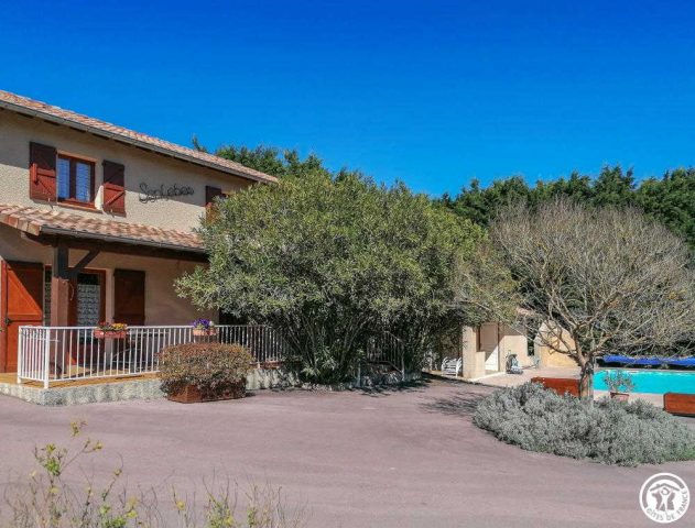 31G100253-4be96ba683e5449299a430605b71b881