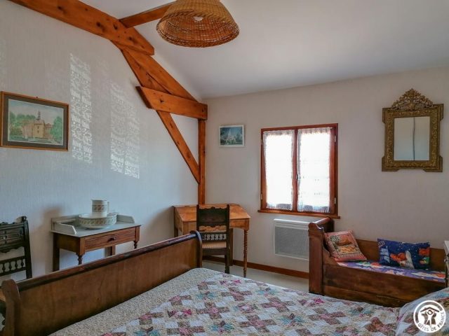 31G100253-593af4ef3bdc4fae90c3205cb8b1a549