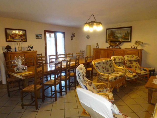 31G100253-8a7e9ebfb2ce40bf81afe1e2af8e6f33