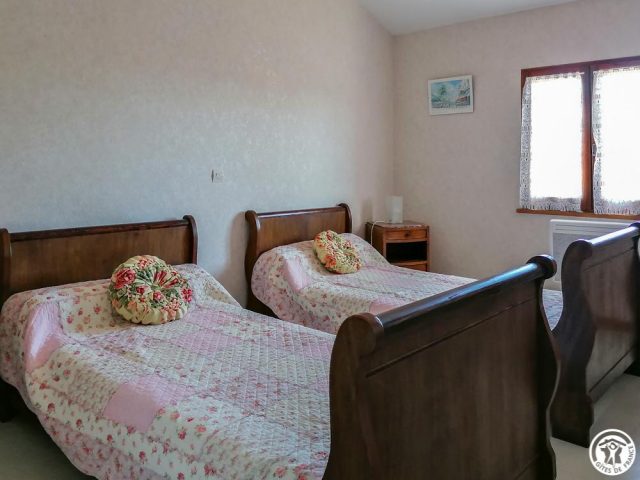 31G100253-8d977cb1952e472ea5fd0ec63dd4c59d