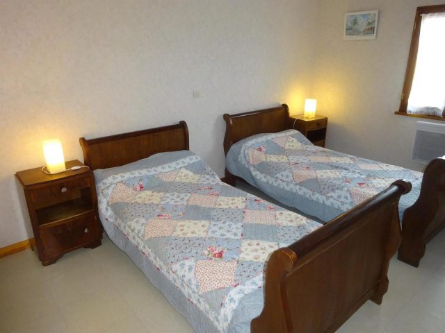 31G100253-bbae2b20b8544540bb0682968853a94d