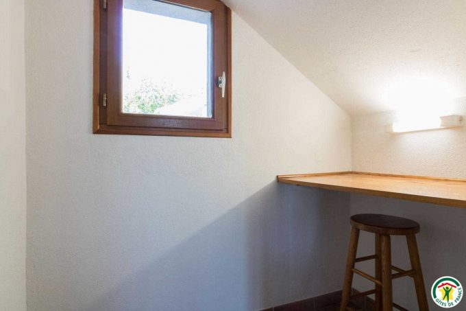 31G100307-2a3b3cd0d7e046b0959ccda150790d87