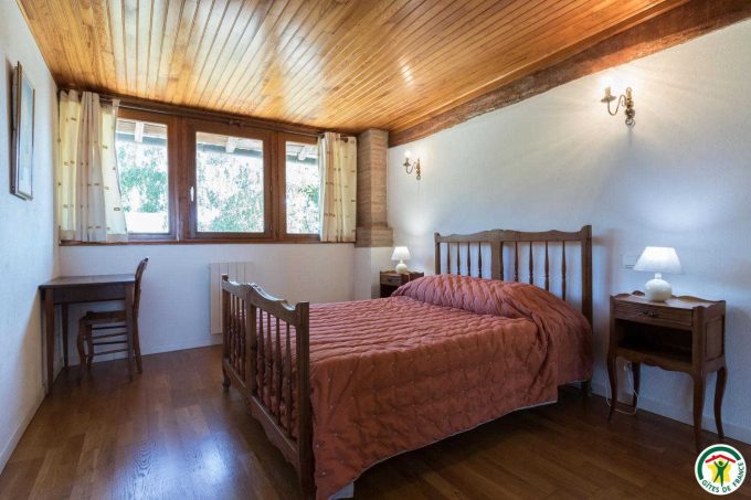 31G100307-2d0e5509ae744a259bdcdeaa5a380786