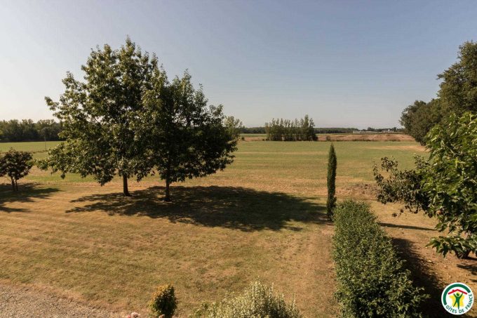 31G100307-634909eaf4044e2b872deb8bbba5f30c