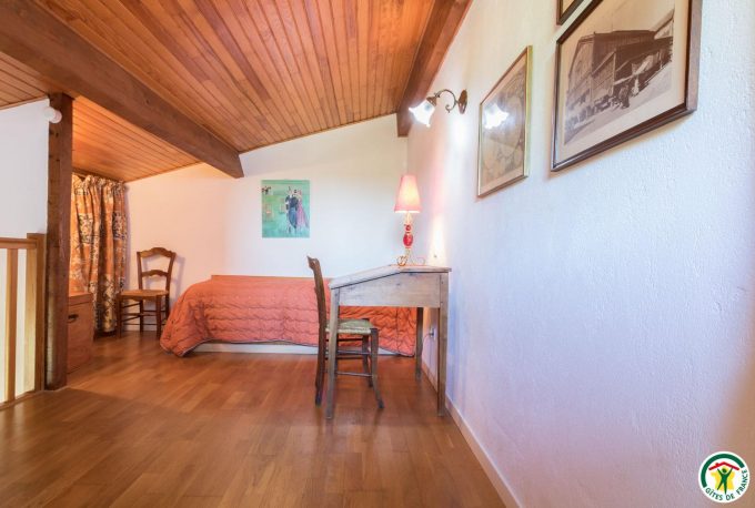 31G100307-b8eaab574d64455781ad245a2c5d8c7f