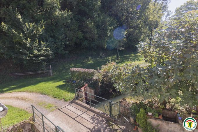 31G100358-1e576117e6b64a7bb29037544c0749dd