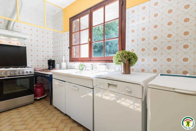 31G100358-ba38c7aa72a84a77b61624922c0b29dd