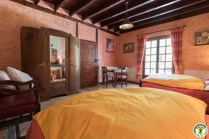 31G100358-efce7b50a48545cf8b3be7b527c04f8e