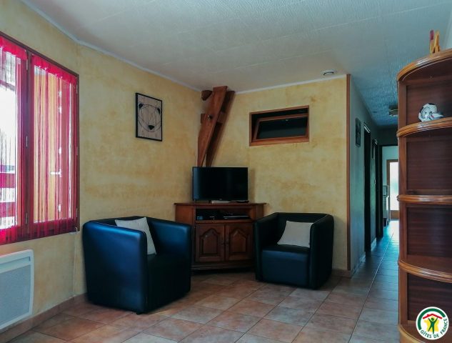 31G100446-8f2bd9771d2148e6905f34bdfa972e83