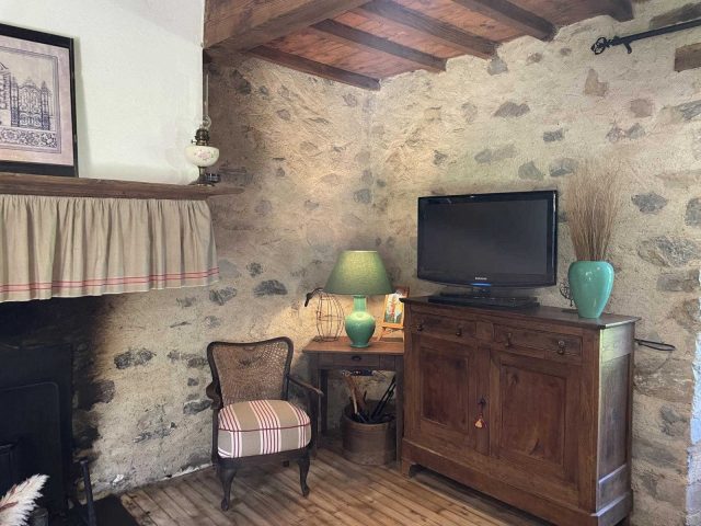 31G100471-46fd924fc2be42c3956122b32d78965c