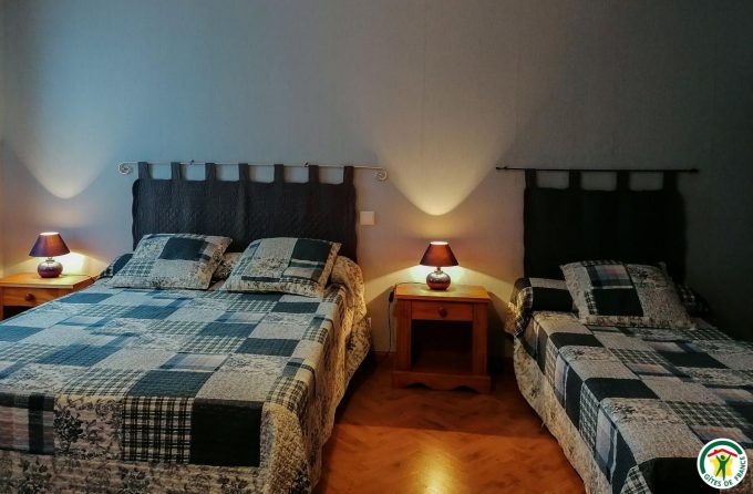 31G100509-5844818496044d42adba643fed7861dc