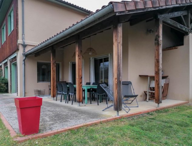 31G100587-3315222bc8584aeaa3621687890956f8