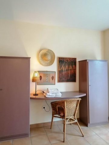 31G100587-59407eec60f64065b529c7f38d235ce0