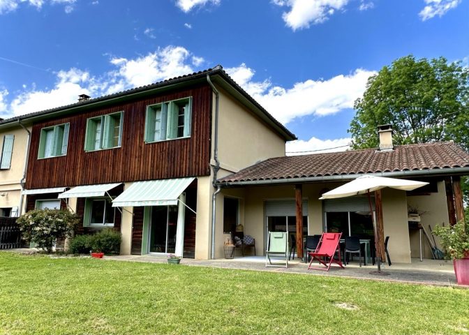 31G100587-74a3f10a46e44634b12ebd3ba06d0932