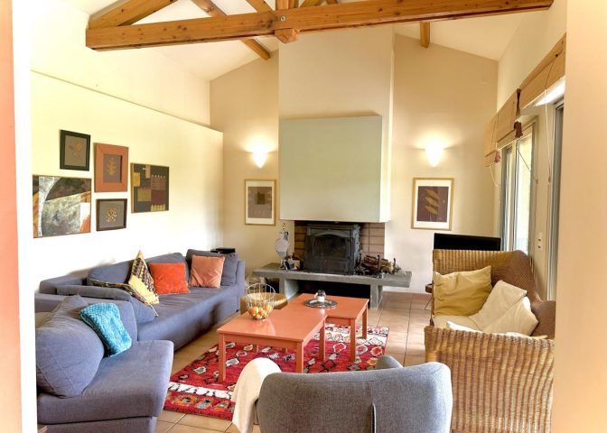 31G100587-7e23a32248a74388a81b6cd194475963