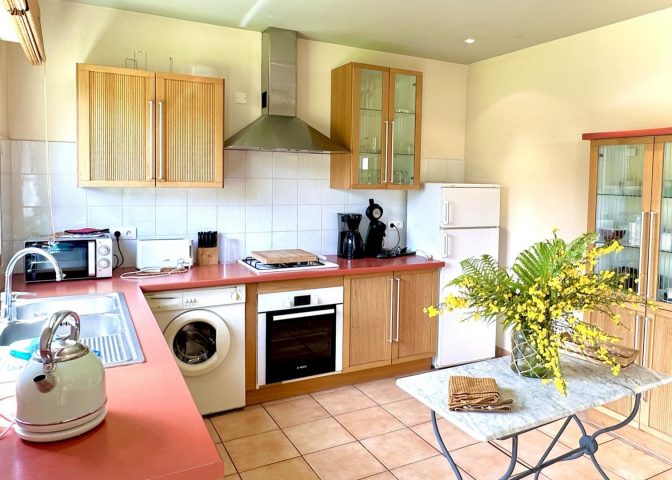 31G100587-a8577a3de70b4ae185562ecd00c403df