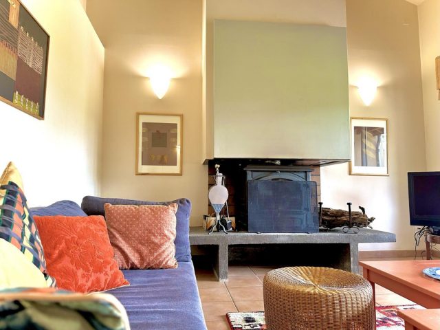 31G100587-b8193c4dc695467d914aef8b0f546055