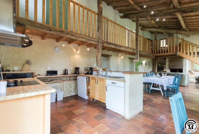 31G100621-211d5055ba634638b49963168b0dc00a