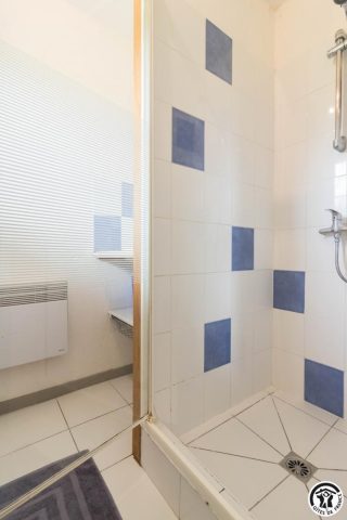 31G100621-213677740f54432ba59898a7f14af0d6