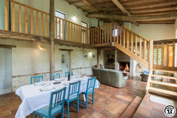 31G100621-61ce54fb99aa4683940bf8b79b6c409c