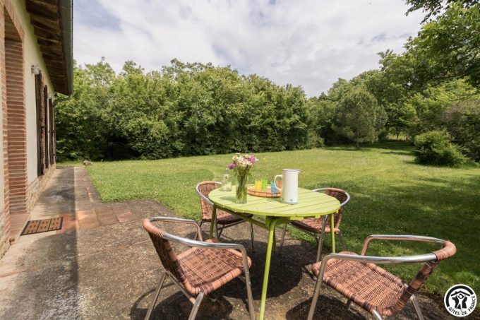 31G100621-75ca7fd5ba374876be10d3dc5b959eaa