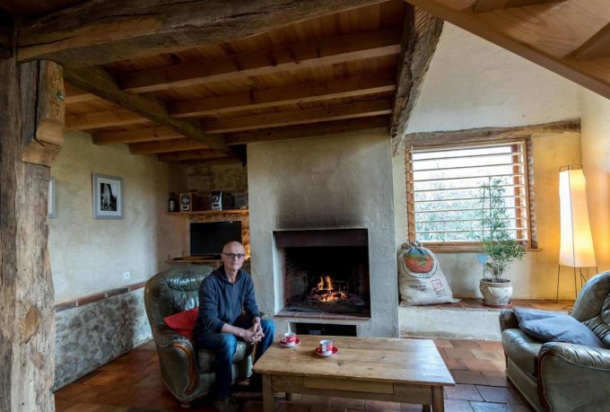 31G100621-9e1626a298f1466289111582c26ae517