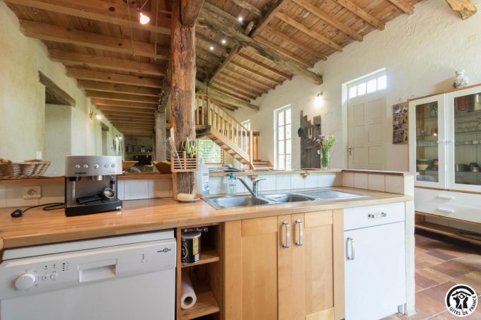 31G100621-a8e23e17dbb843709587f9b37fb9cbf0