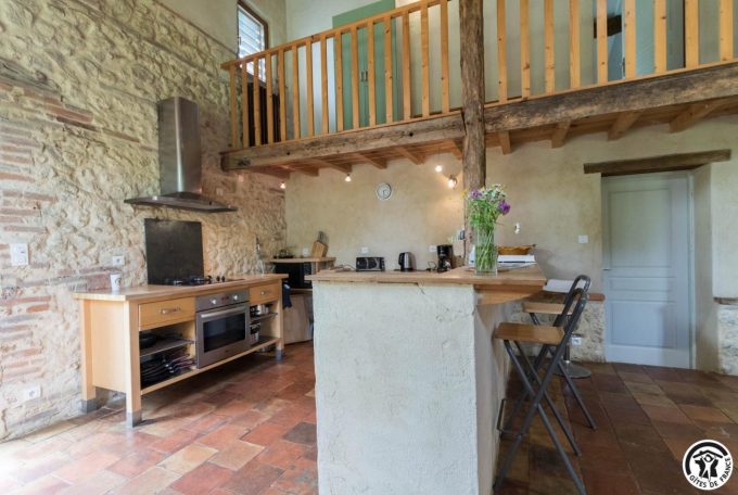 31G100621-adb6a51dc9af4e6c8e81c69a4ca38469