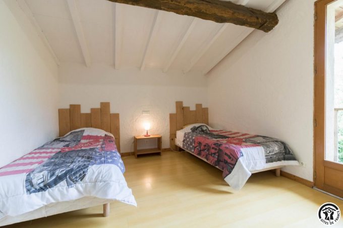 31G100621-b1e7c7e69f7b44b68fd55d0ab4f932b5