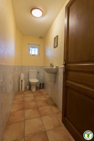 31G100642-57aca679bdc042ed8e99576fc0b2e0e0