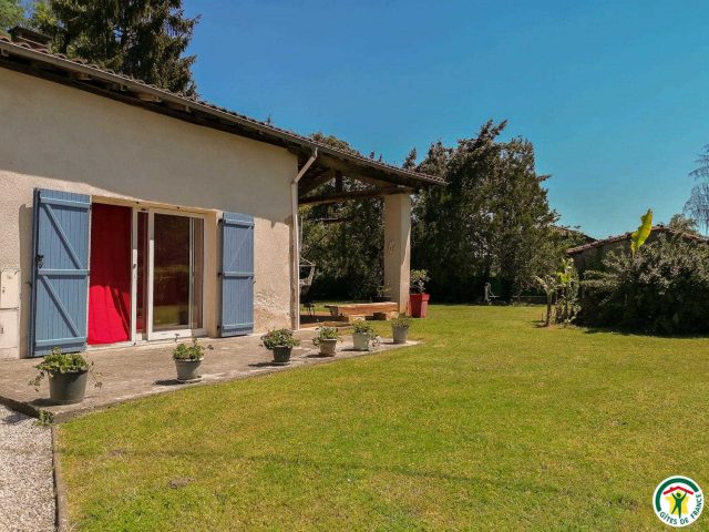 31G100764-f0323df101d44289b368c47fe9c99bd0