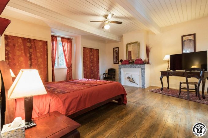 31G100773-2005060e212c470d9f697c48edd34d4f