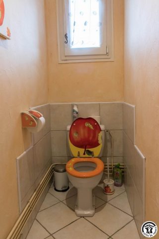 31G100773-388f5716b022498ea849f3be55592b4f