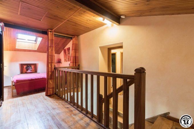 31G100773-423f8b89dd38427cb977e1b31e24d5a3