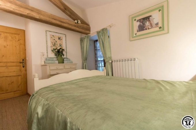 31G100773-8b3bf5498d0c4dd4a847622169467951