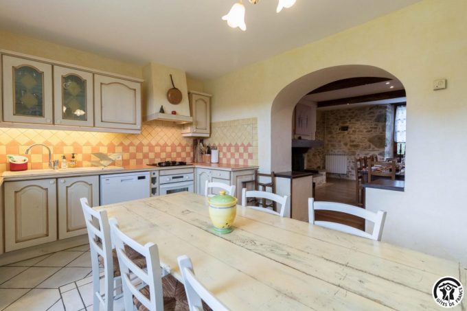 31G100773-9523dae750854a7a857ac4cb79b67d17