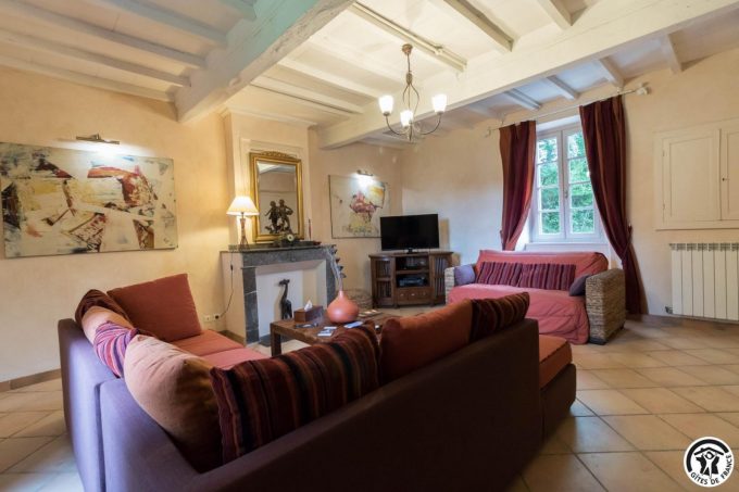 31G100773-a2d8699d450c4669bbfa42e780a5de45