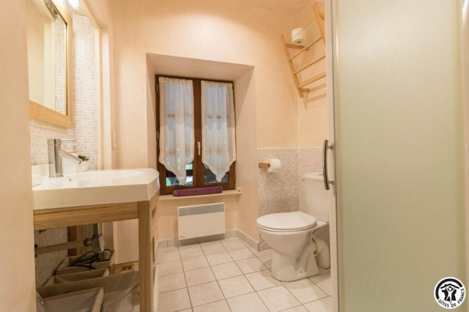 31G100773-a662e16522f243b69792c9ee7c199b04