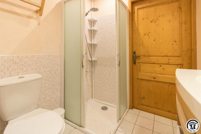 31G100773-ac5f14bf8d614b1f9ad68a85d8b80564