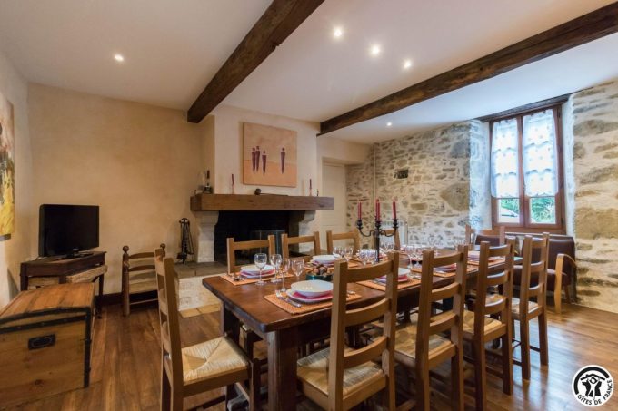 31G100773-cec895572d144169b0df1737786882a6