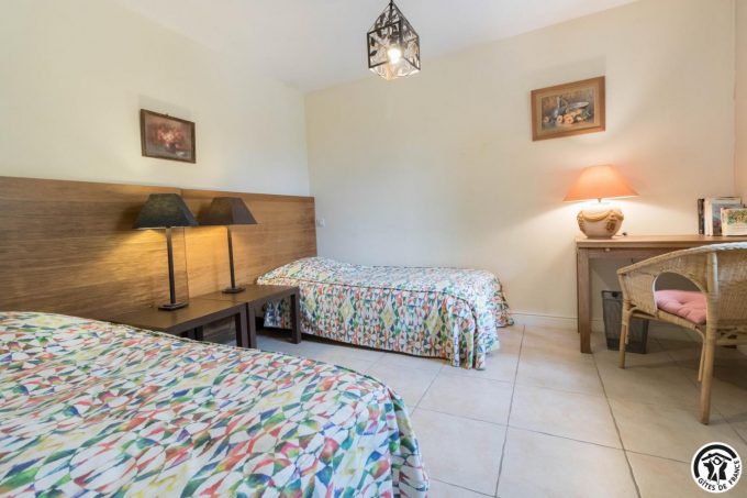 31G100978-02f86046620f40698a07540631839dc5