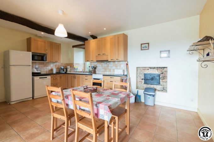 31G100978-652fd1c07d7a41f5ae990e47ea0d091e