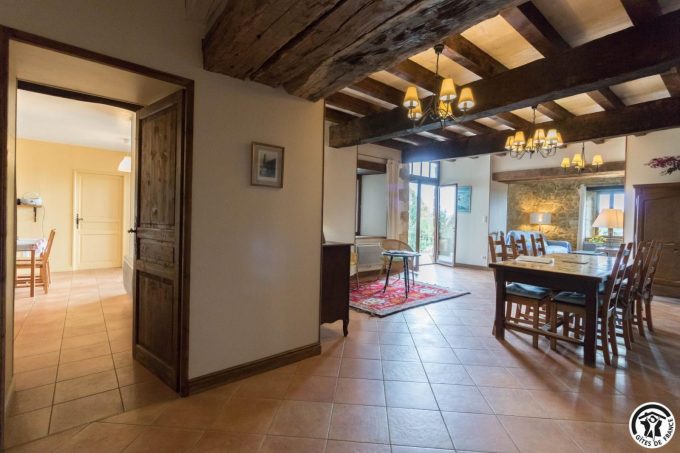 31G100978-9cbe6d928a944abea1772739c2b0acec