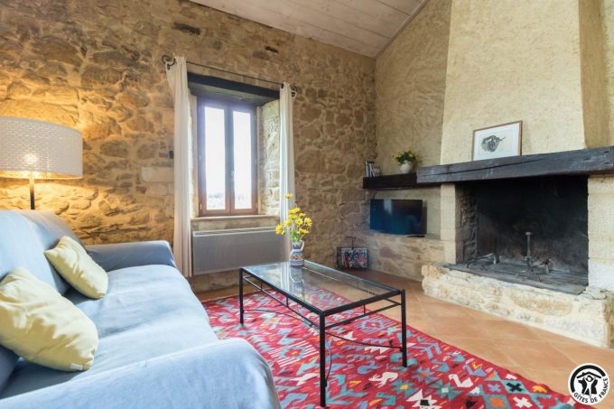 31G100978-cf1fbd20b3c54cbc8b5a13efe13bcb88